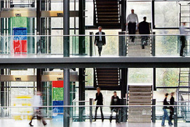 Lobby eines Düsseldorfer Unternehmens. Businessfoto des Büroalltages mit schöner Grundstimmung.