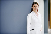 Portrait Foto für eine Ärztin von einem professionellen Unternehmensfotografen in Düsseldorf.