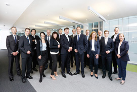 Exclusives Gruppenfoto vom Vorstand eines Frankfurter Unternehmens von einem Professionellen Businessfotografen.
