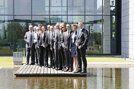 Teamfoto mit zwei Geschäftsführern für eine Düsseldorfer Rechtsanwalts Kanzlei. Business Fotograf für Düsseldorf.