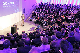 Blick in die Publikumsarena  bei einem Produktlaunch Event in Bonn. Besondere  Eventfotos für Bonn.