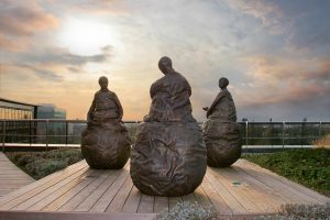 Unternehmensfotografie Gebäude Köln, Düsseldorf, Bonn, Essen. Ansicht Terrasse bei Abendlicht.