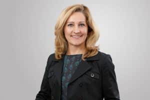 Mitarbeiterportrait Frau, neutraler Hintergrund, Teamfotos, Köln, Bonn, Düsseldorf, Essen, Leverkusen, NRW,