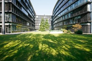 Gebäude mit Schatten. Architektur-Fotografie, Fotograf, Corporate Fotografie, Köln, Frankfurt, Düsseldorf und NRW