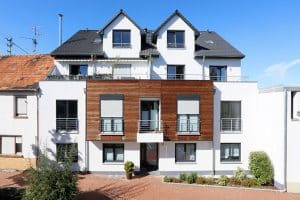 Haus Frontansicht. Immobilien-Fotos, Immobilienfotografie, Immobilien Fotograf Köln, Bonn, Düsseldorf, Leverkusen, Essen.