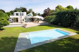 Villa mit Pool. Immobilien-Fotos, Immobilienfotografie, Immobilien Fotograf Köln, Bonn, Düsseldorf, Leverkusen, Essen.